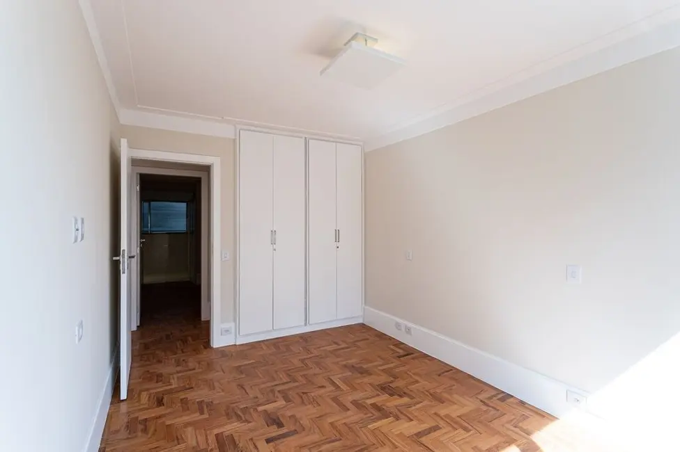 Apartamento com 3 quartos à venda, 111m2 em Pinheiros, São Paulo - SP - imagem 3 Foto 3 de Apartamento com 3 quartos à venda, 111m2 em Pinheiros, São Paulo - SP