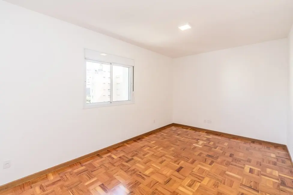 Apartamento com 3 quartos à venda, 140m2 em Jardim América, São Paulo - SP - imagem 4 Foto 4 de Apartamento com 3 quartos à venda, 140m2 em Jardim América, São Paulo - SP