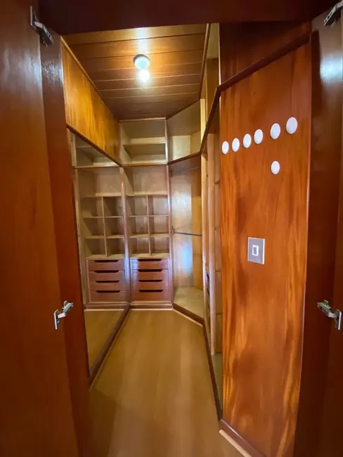 Casa com 3 quartos à venda, 338m2 em Tatuapé, São Paulo - SP - imagem 4 Foto 4 de Casa com 3 quartos à venda, 338m2 em Tatuapé, São Paulo - SP