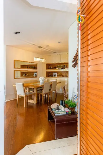 Apartamento com 3 quartos à venda, 205m2 em Vila Mariana, São Paulo - SP - imagem 4 Foto 4 de Apartamento com 3 quartos à venda, 205m2 em Vila Mariana, São Paulo - SP