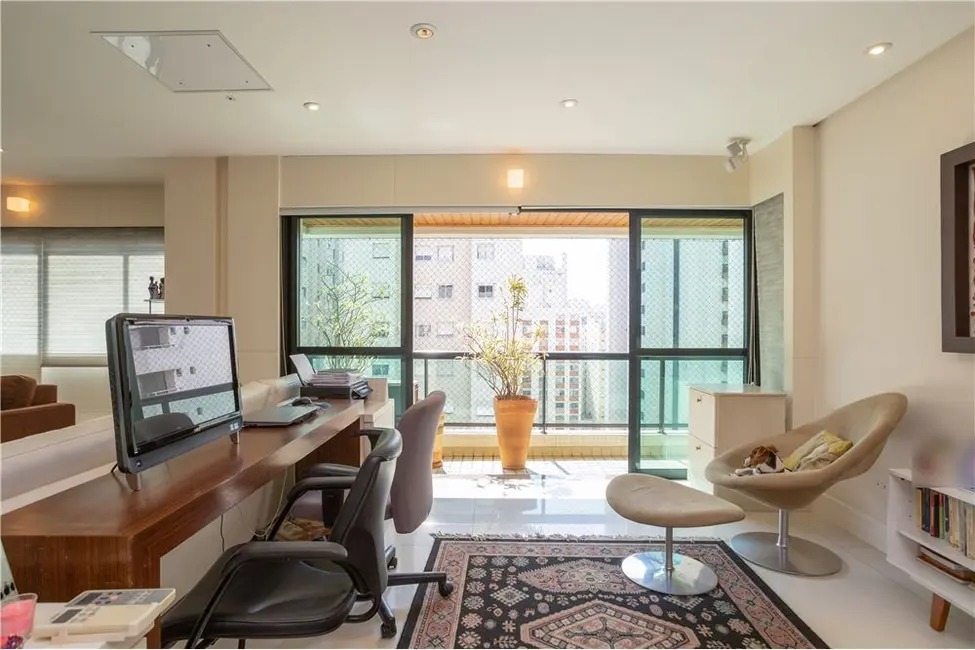 Foto 3 de Apartamento com 4 quartos à venda, 235m2 em Aclimação, São Paulo - SP