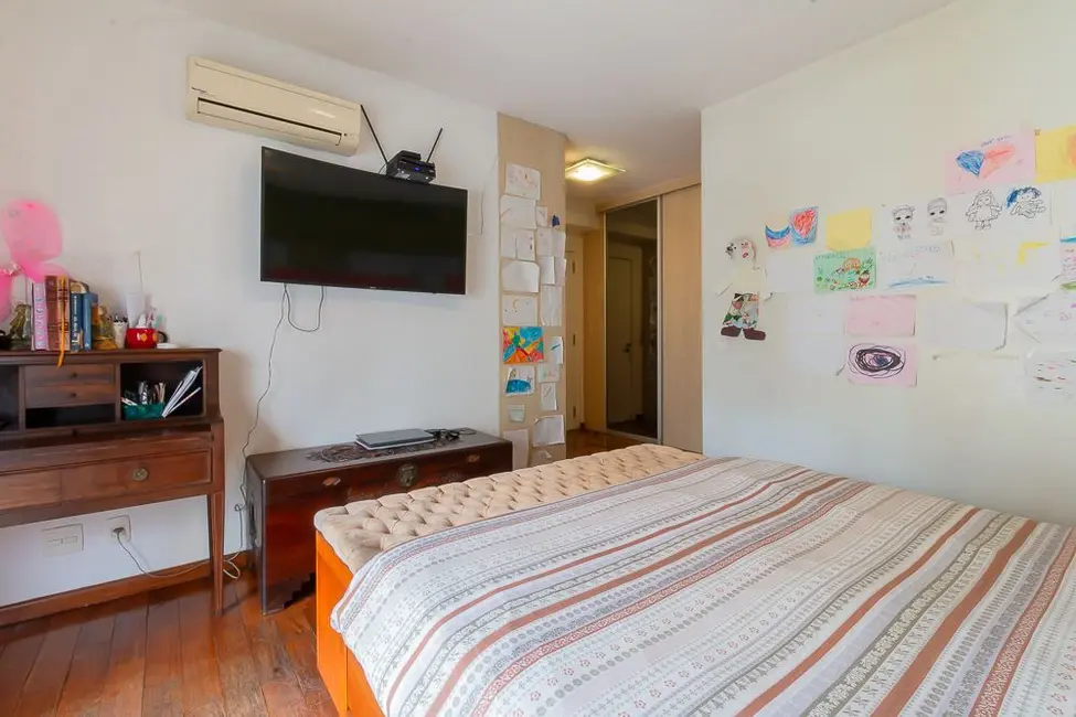 Apartamento com 3 quartos à venda, 240m2 em Higienópolis, São Paulo - SP - imagem 8 Foto 8 de Apartamento com 3 quartos à venda, 240m2 em Higienópolis, São Paulo - SP