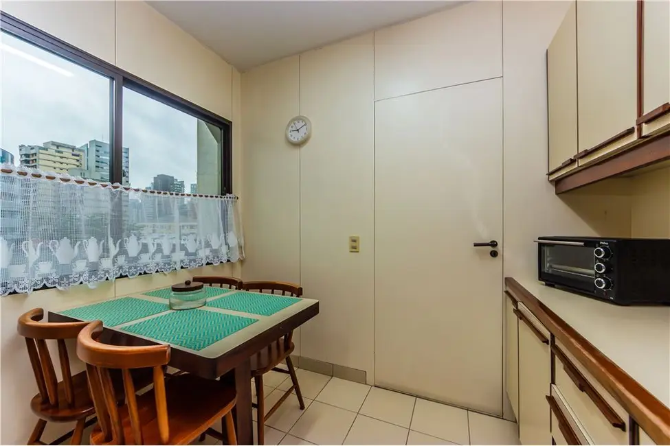 Foto 7 de Apartamento com 4 quartos à venda, 231m2 em Itaim Bibi, São Paulo - SP