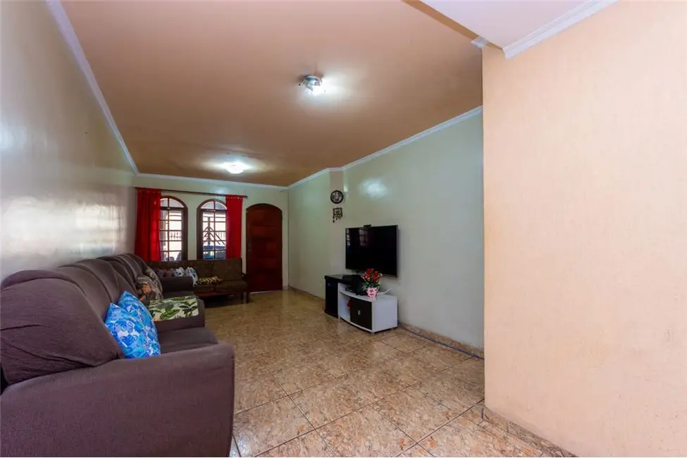 Casa com 5 quartos à venda, 189m2 em Itaquera, São Paulo - SP - imagem 3 Foto 3 de Casa com 5 quartos à venda, 189m2 em Itaquera, São Paulo - SP