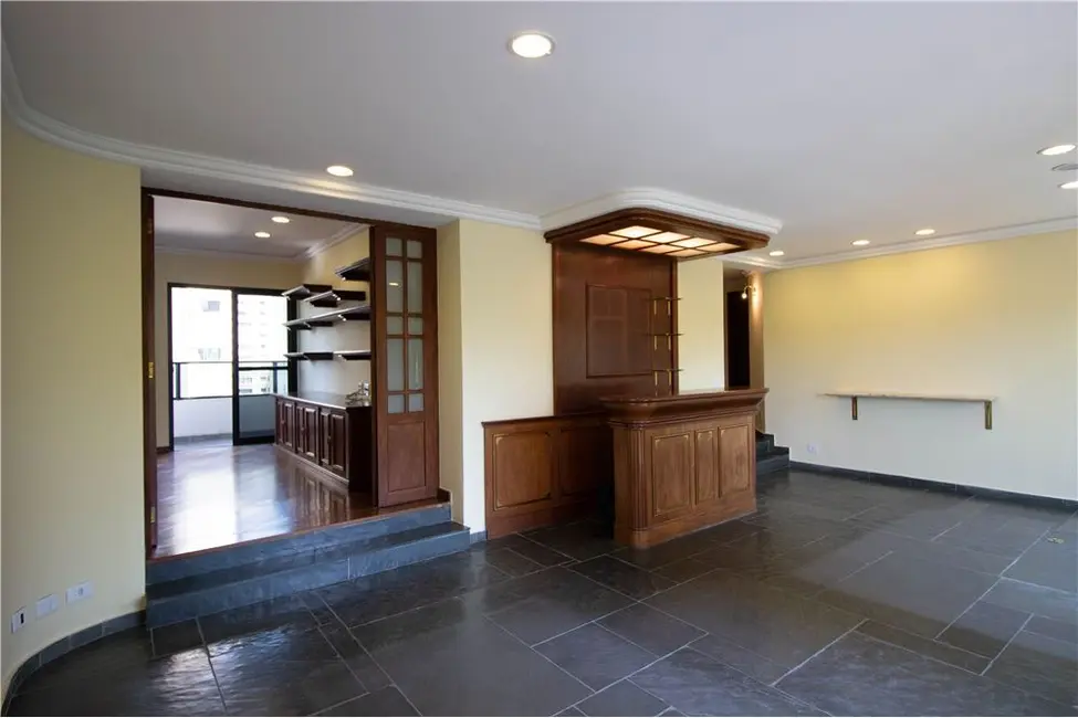 Foto 2 de Apartamento com 4 quartos à venda, 220m2 em Moema, São Paulo - SP