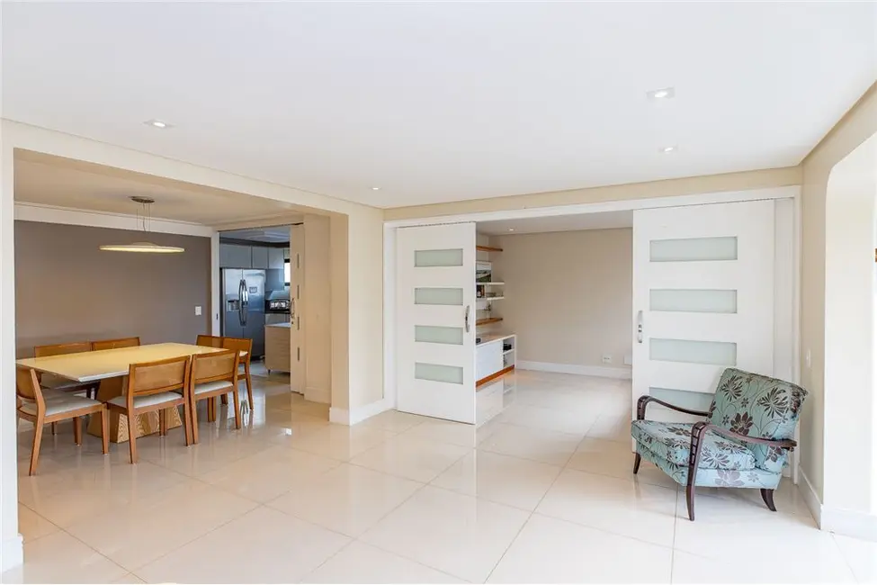 Apartamento com 4 quartos à venda, 193m2 em Moema, São Paulo - SP - imagem 4 Foto 4 de Apartamento com 4 quartos à venda, 193m2 em Moema, São Paulo - SP