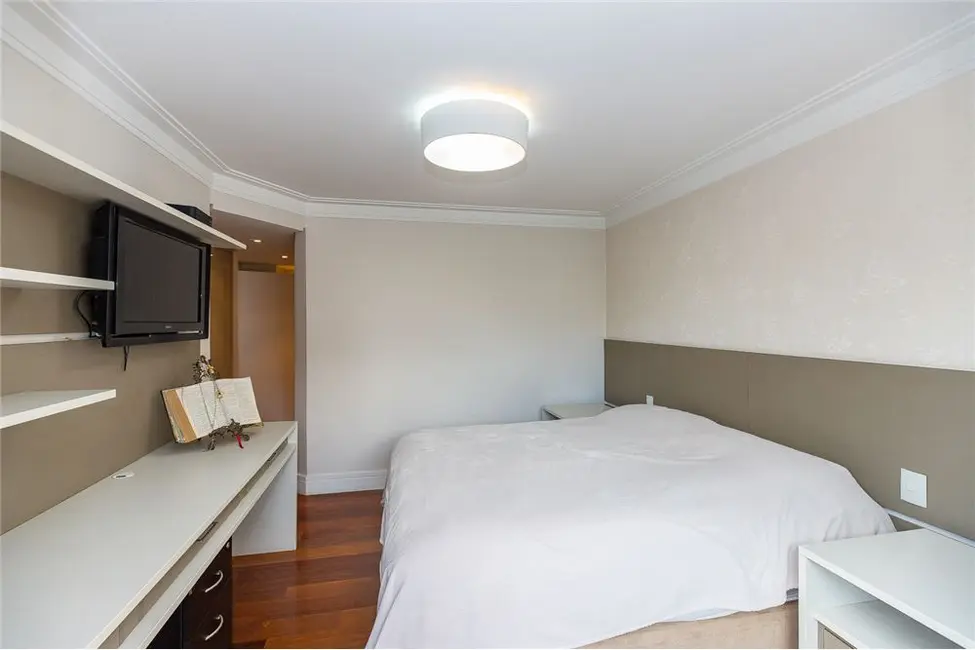 Apartamento com 4 quartos à venda, 193m2 em Moema, São Paulo - SP - imagem 7 Foto 7 de Apartamento com 4 quartos à venda, 193m2 em Moema, São Paulo - SP
