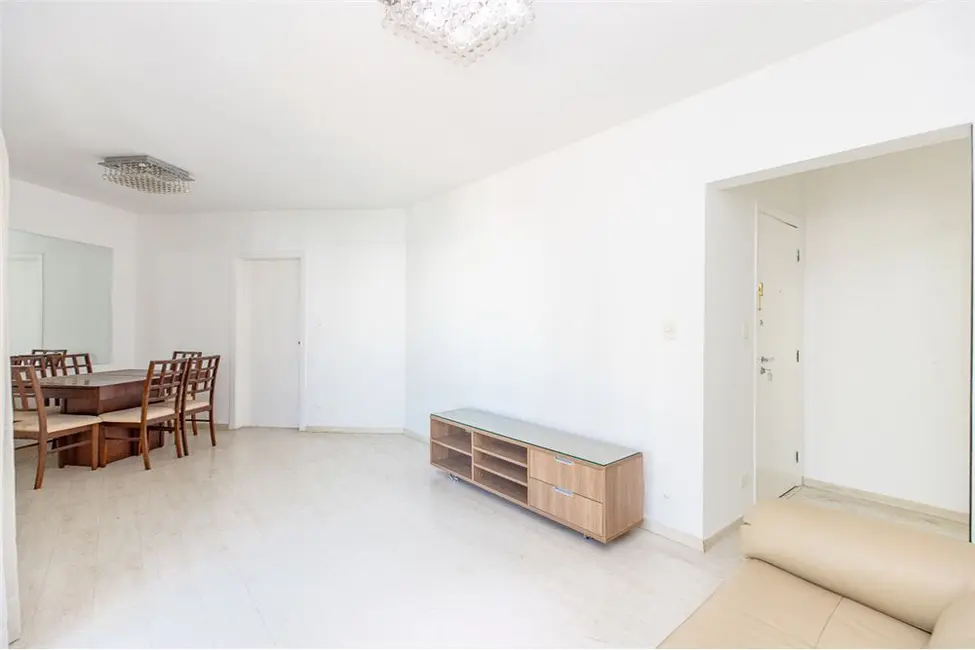 Apartamento com 3 quartos à venda, 112m2 em Moema, São Paulo - SP - imagem 4 Foto 4 de Apartamento com 3 quartos à venda, 112m2 em Moema, São Paulo - SP