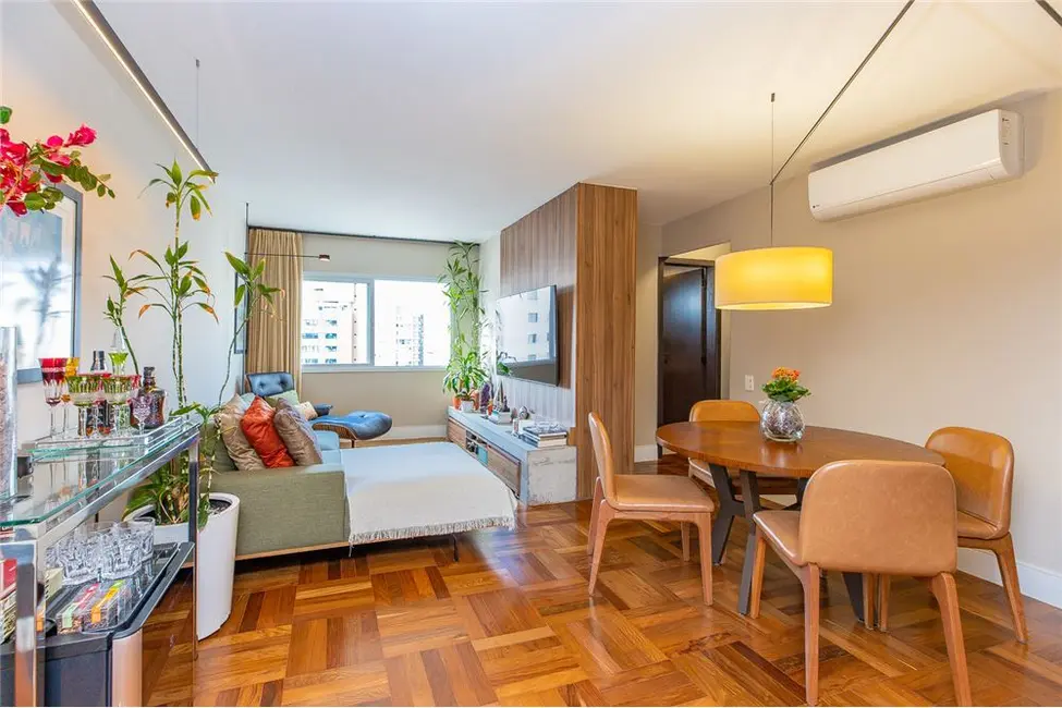 Foto 5 de Apartamento com 2 quartos à venda, 75m2 em Moema, São Paulo - SP
