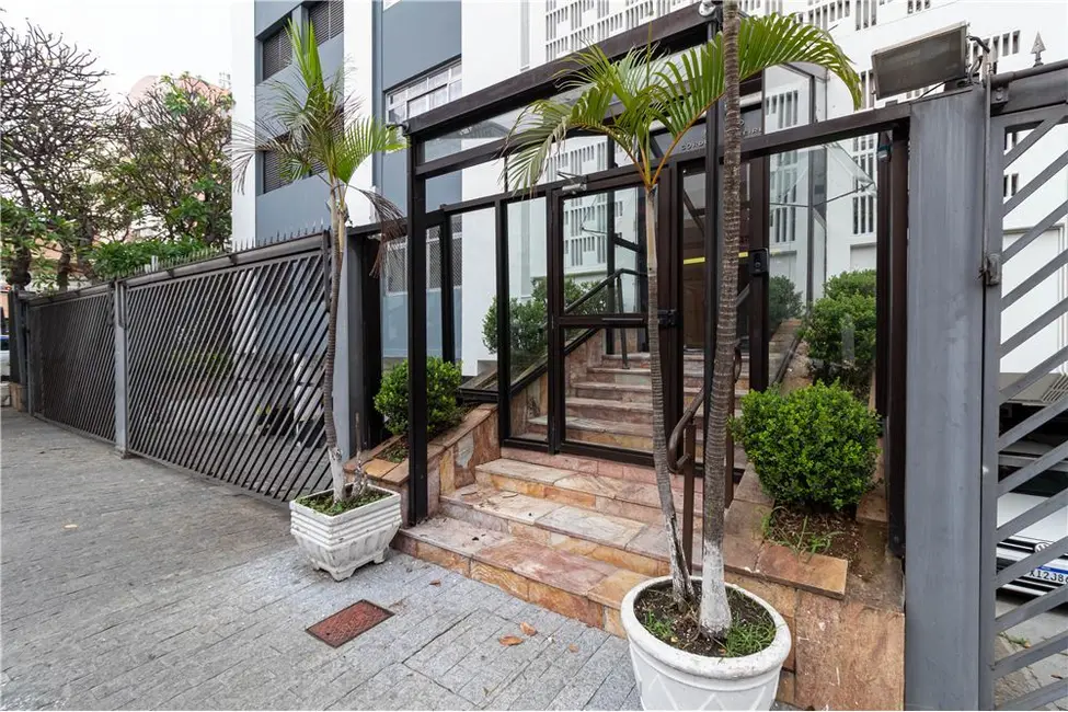 Foto 2 de Apartamento com 2 quartos à venda, 68m2 em Moema, São Paulo - SP