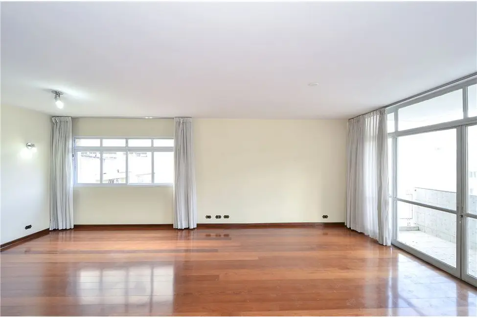Apartamento com 3 quartos à venda, 209m2 em Santa Cecília, São Paulo - SP - imagem 1 Foto 1 de Apartamento com 3 quartos à venda, 209m2 em Santa Cecília, São Paulo - SP