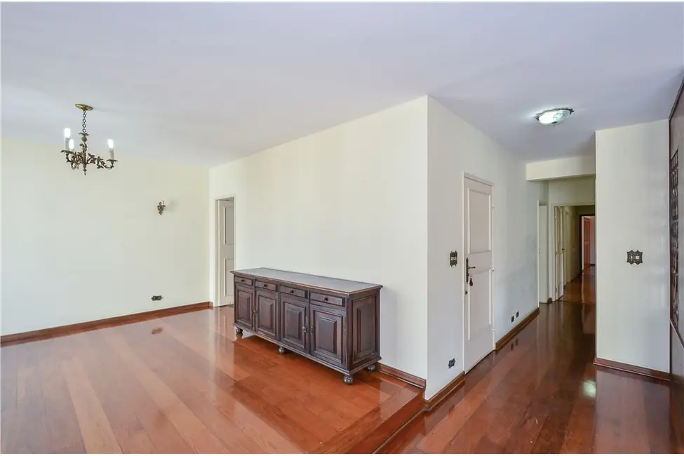 Apartamento com 3 quartos à venda, 209m2 em Santa Cecília, São Paulo - SP - imagem 8 Foto 8 de Apartamento com 3 quartos à venda, 209m2 em Santa Cecília, São Paulo - SP