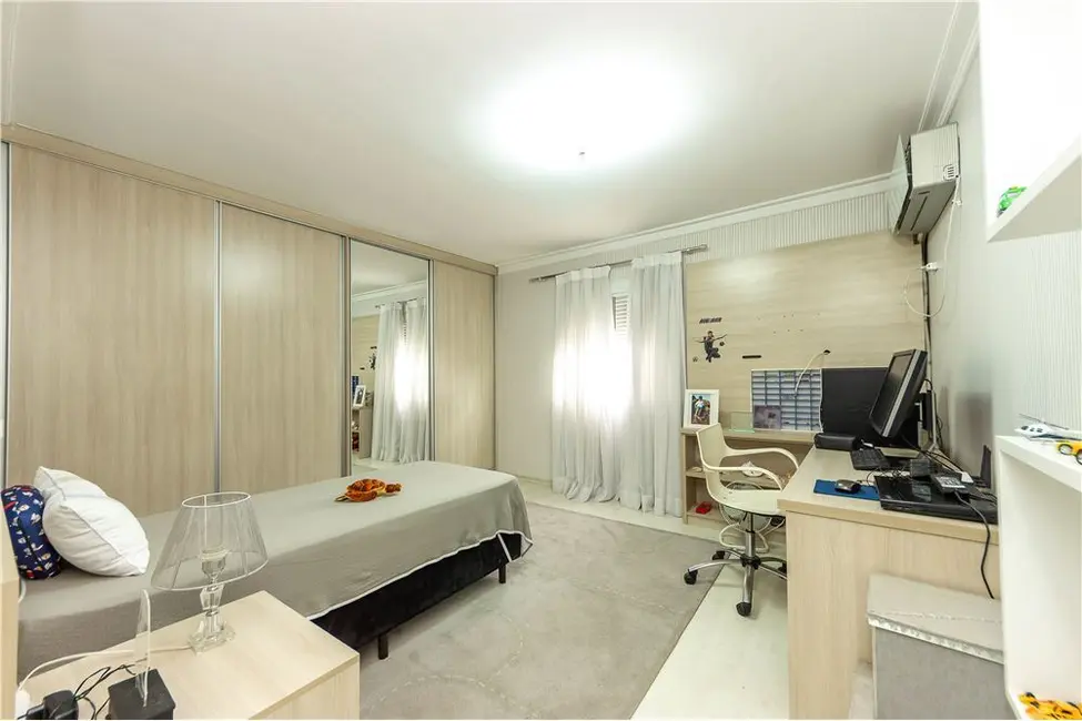 Casa com 3 quartos à venda, 419m2 em Ermelino Matarazzo, São Paulo - SP - imagem 4 Foto 4 de Casa com 3 quartos à venda, 419m2 em Ermelino Matarazzo, São Paulo - SP