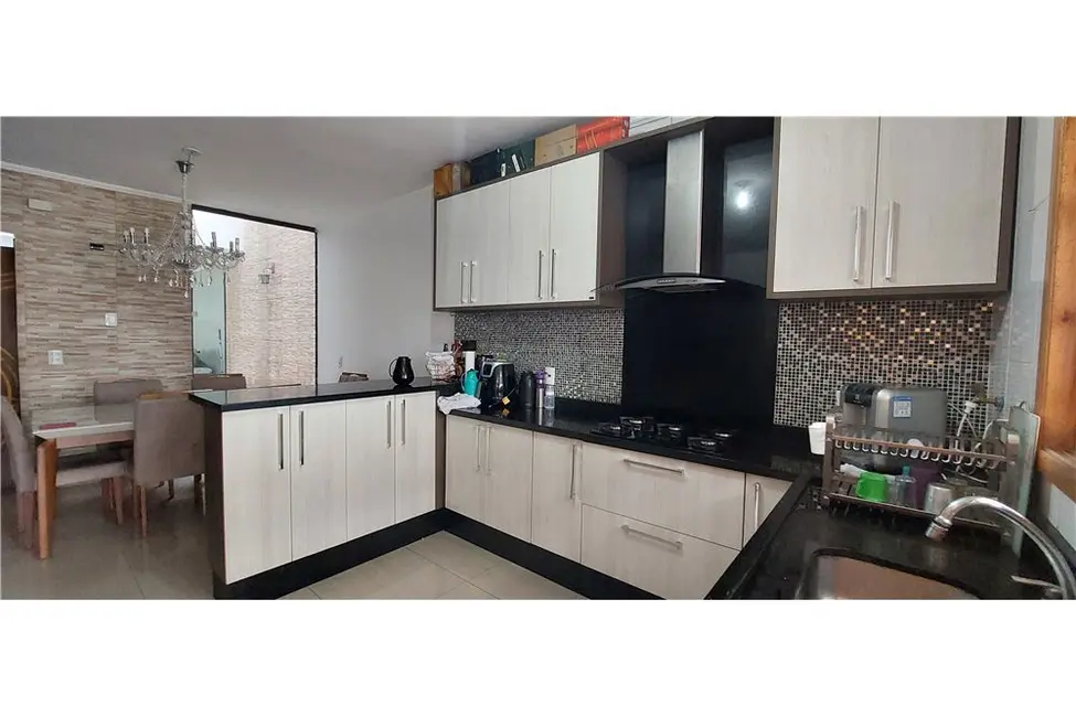 Casa com 3 quartos à venda, 125m2 em Itaquera, São Paulo - SP - imagem 4 Foto 4 de Casa com 3 quartos à venda, 125m2 em Itaquera, São Paulo - SP