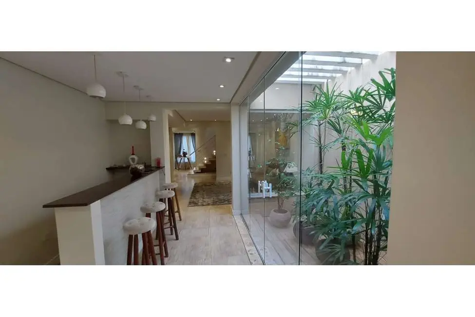 Foto 1 de Casa com 4 quartos à venda, 300m2 em Cambuci, São Paulo - SP