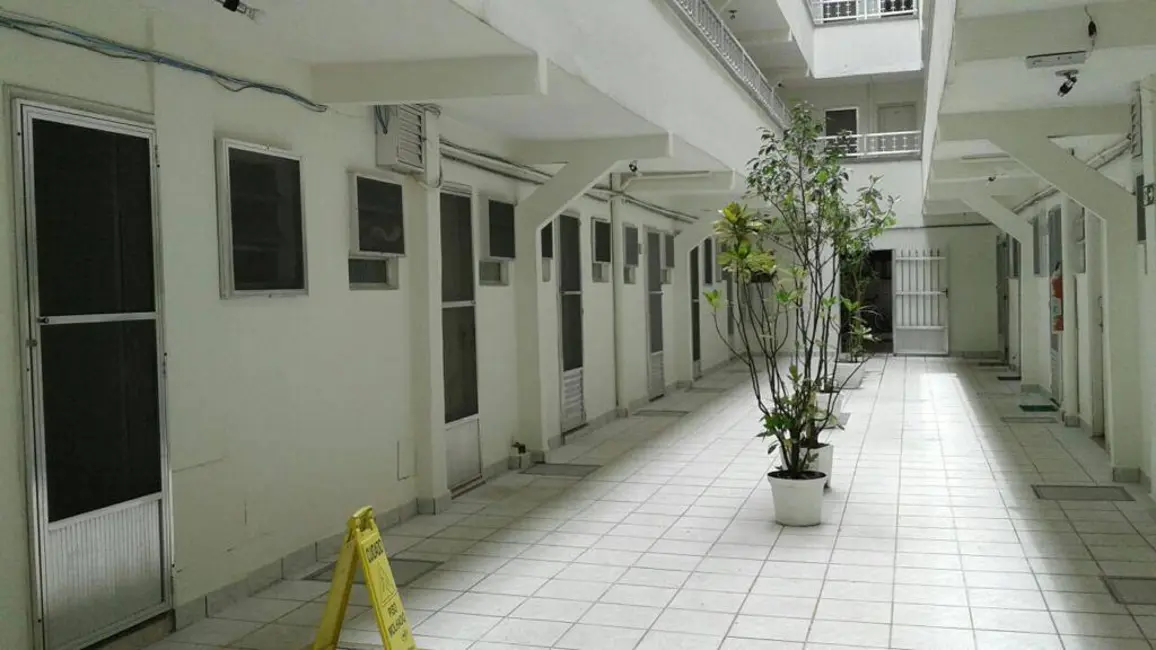 Foto 5 de Kitnet com 1 quarto à venda, 32m2 em Guilhermina, Praia Grande - SP