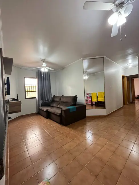 Foto 1 de Apartamento com 2 quartos à venda em Guilhermina, Praia Grande - SP