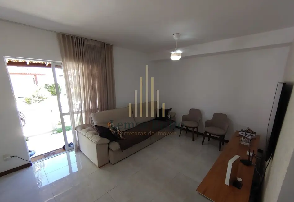 Foto 2 de Casa com 4 quartos à venda, 110m2 em Camacari - BA