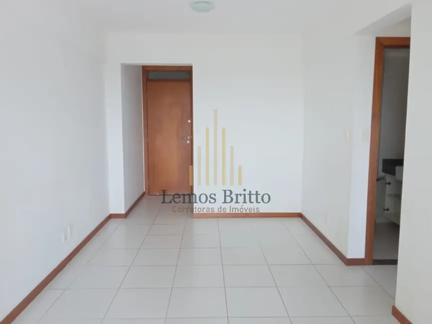 Foto 2 de Apartamento com 2 quartos para alugar, 10m2 em Caminho das Árvores, Salvador - BA