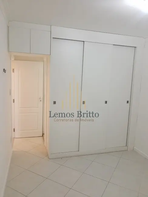 Foto 9 de Apartamento com 2 quartos para alugar, 10m2 em Itaigara, Salvador - BA