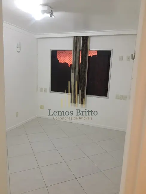 Foto 8 de Apartamento com 2 quartos para alugar, 10m2 em Itaigara, Salvador - BA