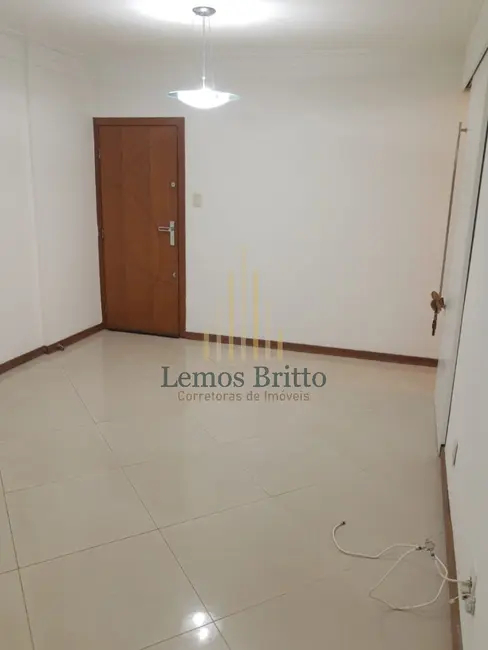 Foto 3 de Apartamento com 2 quartos para alugar, 10m2 em Itaigara, Salvador - BA