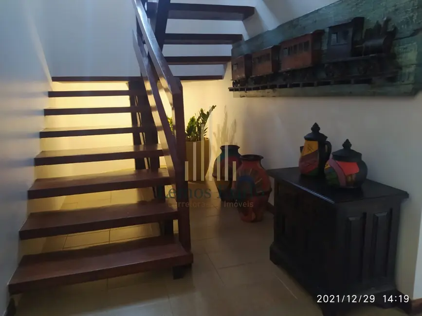 Foto 4 de Casa com 5 quartos à venda, 300m2 em Camacari - BA
