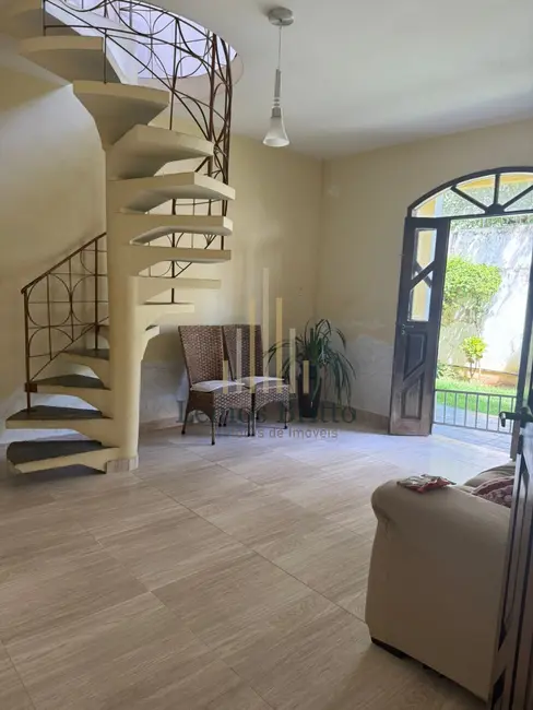 Casa com 5 quartos à venda, 137m2 em Pituaçu, Salvador - BA - imagem 4 Foto 4 de Casa com 5 quartos à venda, 137m2 em Pituaçu, Salvador - BA