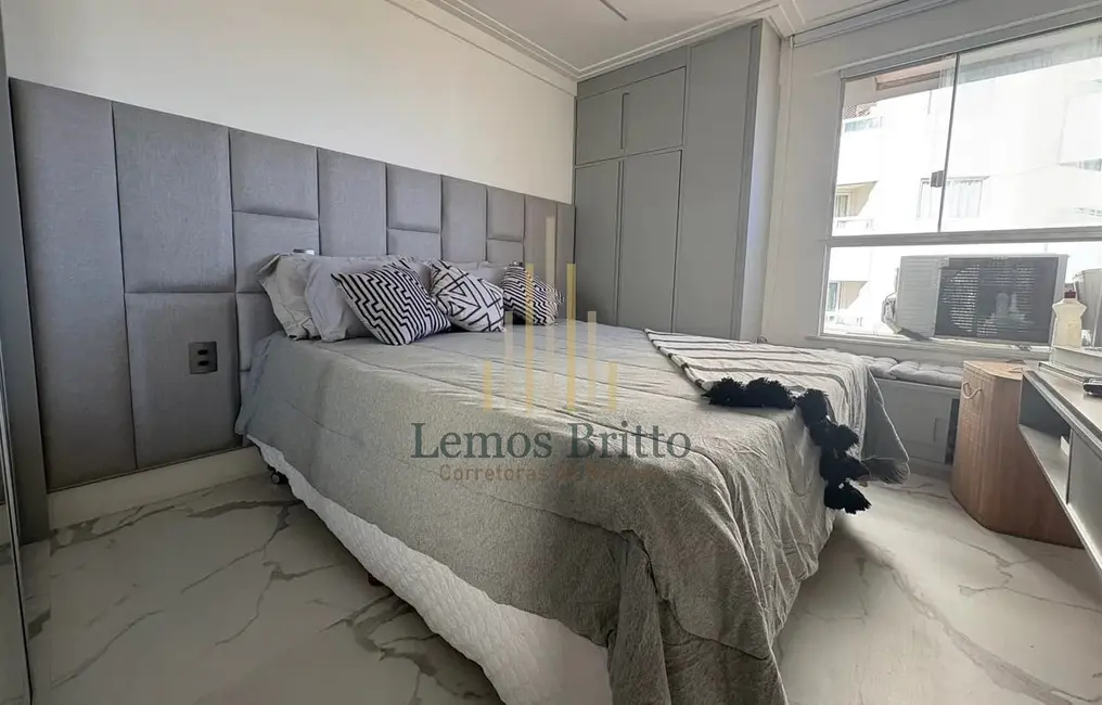Foto 4 de Apartamento com 2 quartos à venda, 90m2 em Ondina, Salvador - BA