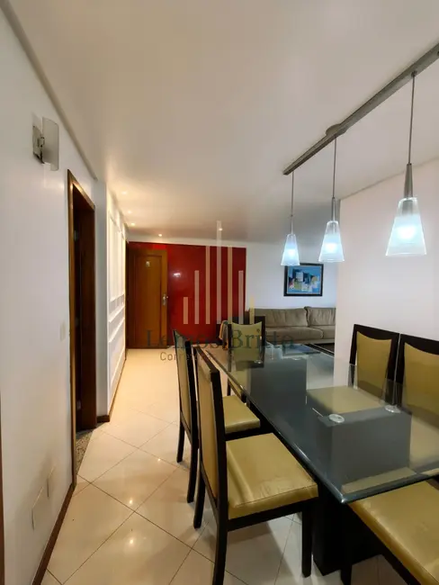 Apartamento com 3 quartos para alugar, 107m2 em Salvador - BA - imagem 4 Foto 4 de Apartamento com 3 quartos para alugar, 107m2 em Salvador - BA