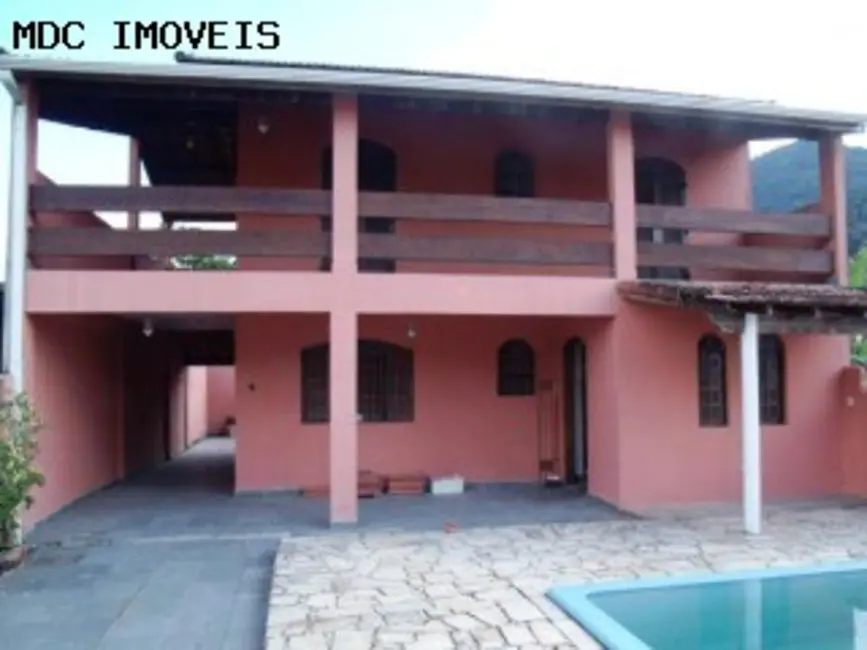 Foto 1 de Casa com 2 quartos à venda, 120m2 em Martim de Sá, Caraguatatuba - SP
