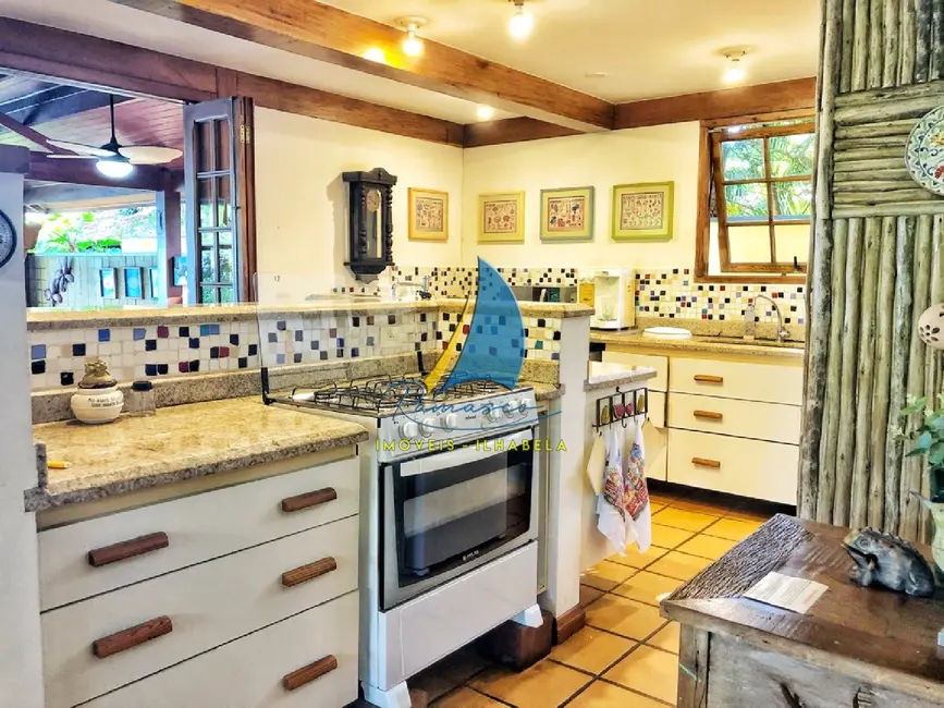 Foto 5 de Casa de Condomínio com 5 quartos à venda, 341m2 em Ilhabela - SP