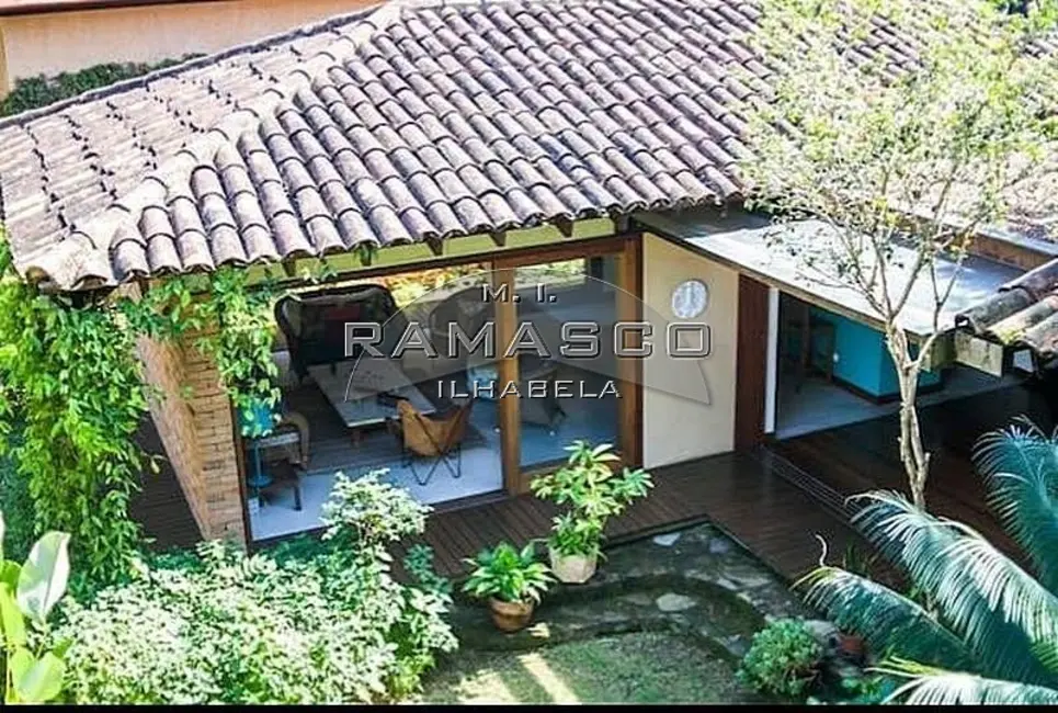 Foto 1 de Casa de Condomínio com 3 quartos à venda, 220m2 em Ilhabela - SP