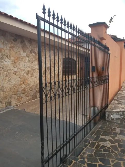 Foto 3 de Casa com 3 quartos à venda, 95m2 em Uvaranas, Ponta Grossa - PR