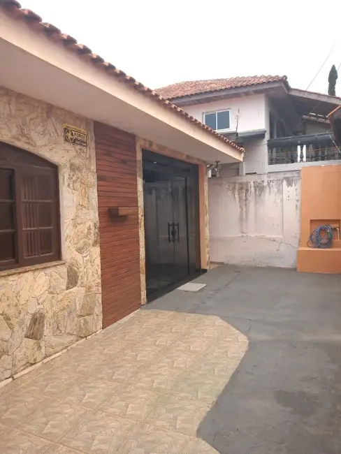 Foto 1 de Casa com 3 quartos à venda, 95m2 em Uvaranas, Ponta Grossa - PR