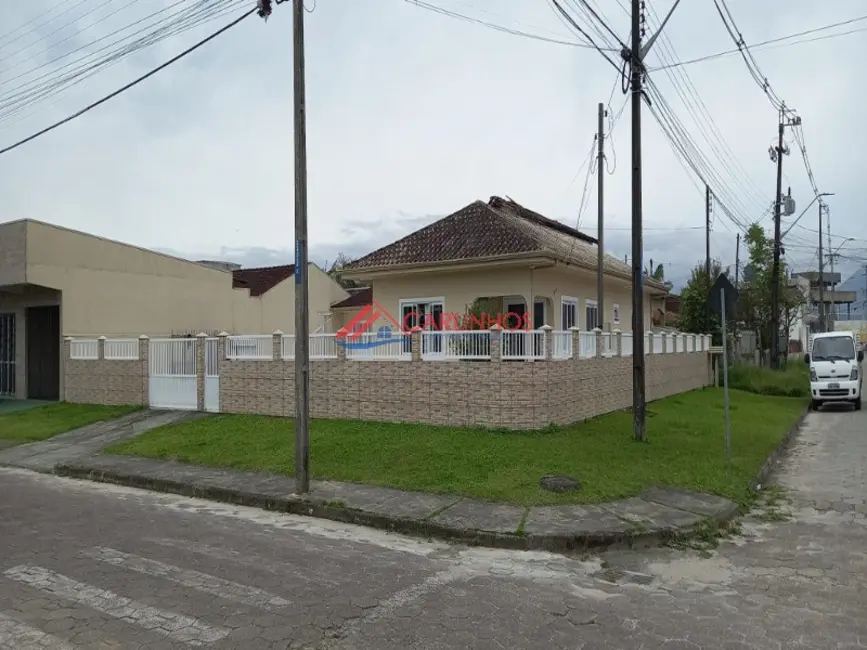 Foto 1 de Casa com 3 quartos à venda, 210m2 em Guaratuba - PR