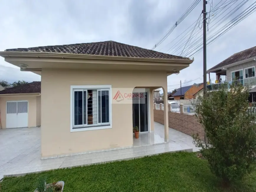 Casa com 3 quartos à venda, 210m2 em Guaratuba - PR - imagem 4 Foto 4 de Casa com 3 quartos à venda, 210m2 em Guaratuba - PR