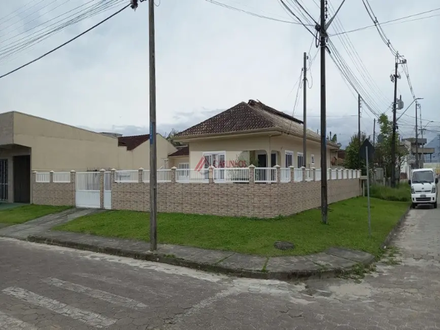Foto 1 de Casa com 3 quartos à venda, 210m2 em Guaratuba - PR