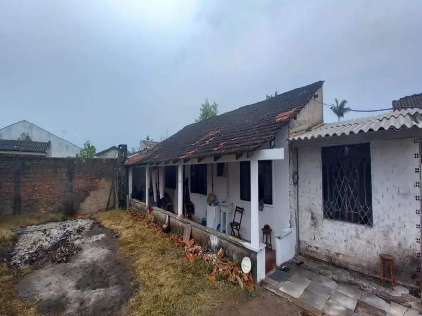 Foto 4 de Casa com 2 quartos à venda, 80m2 em Guaratuba - PR