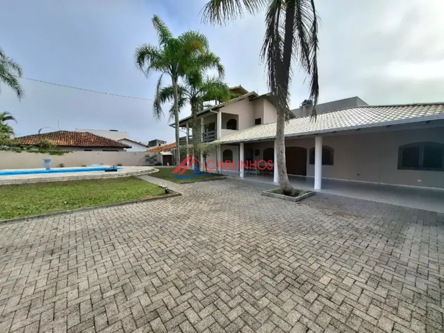 Foto 3 de Casa com 4 quartos à venda, 300m2 em Guaratuba - PR