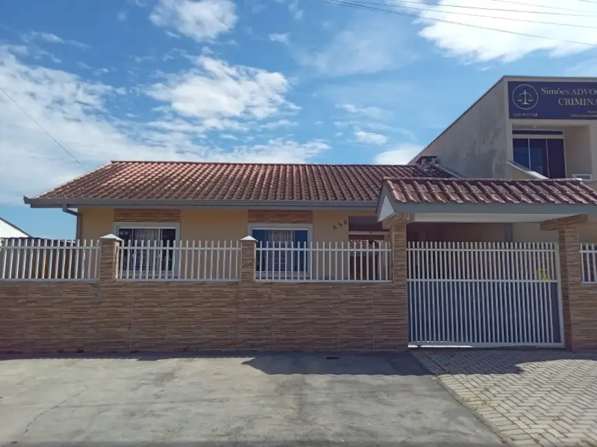 Foto 1 de Casa com 2 quartos à venda, 150m2 em Guaratuba - PR