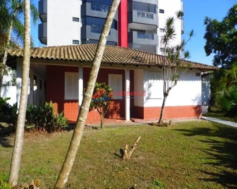 Casa com 3 quartos para alugar, 100m2 em Centro, Guaratuba - PR - imagem 4 Foto 4 de Casa com 3 quartos para alugar, 100m2 em Centro, Guaratuba - PR