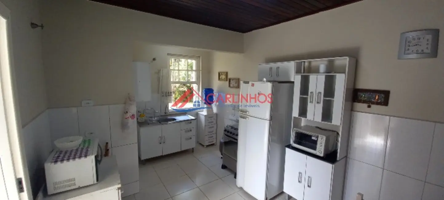 Casa com 3 quartos para alugar, 100m2 em Centro, Guaratuba - PR - imagem 5 Foto 5 de Casa com 3 quartos para alugar, 100m2 em Centro, Guaratuba - PR
