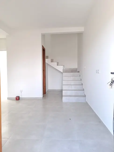 Sobrado com 2 quartos à venda, 72m2 em Guaratuba - PR - imagem 2 Foto 2 de Sobrado com 2 quartos à venda, 72m2 em Guaratuba - PR