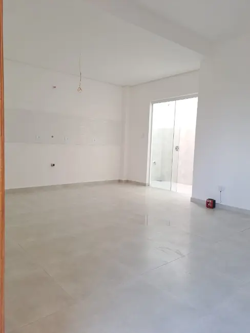 Sobrado com 2 quartos à venda, 72m2 em Guaratuba - PR - imagem 5 Foto 5 de Sobrado com 2 quartos à venda, 72m2 em Guaratuba - PR