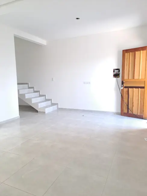 Sobrado com 2 quartos à venda, 72m2 em Guaratuba - PR - imagem 3 Foto 3 de Sobrado com 2 quartos à venda, 72m2 em Guaratuba - PR