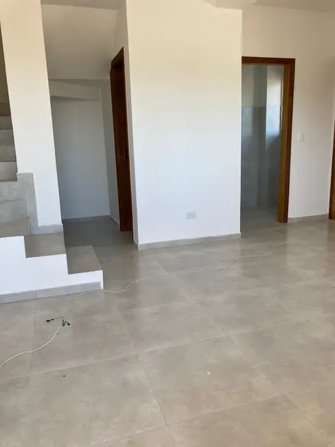 Sobrado com 2 quartos à venda, 80m2 em Guaratuba - PR - imagem 4 Foto 4 de Sobrado com 2 quartos à venda, 80m2 em Guaratuba - PR