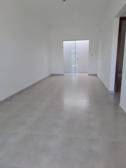 Casa com 2 quartos à venda, 64m2 em Guaratuba - PR - imagem 5 Foto 5 de Casa com 2 quartos à venda, 64m2 em Guaratuba - PR