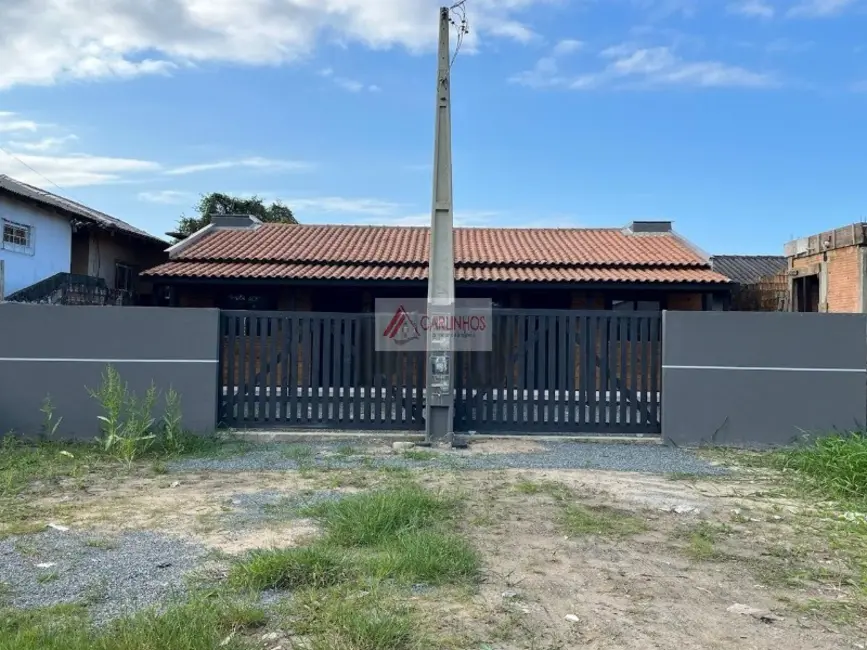 Foto 1 de Casa com 2 quartos à venda, 70m2 em Guaratuba - PR