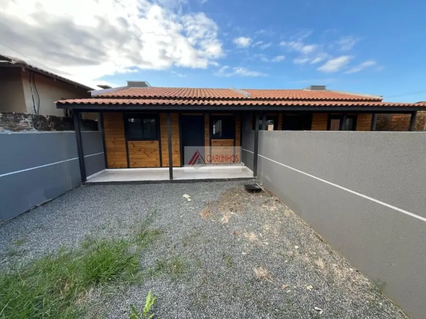 Foto 2 de Casa com 2 quartos à venda, 70m2 em Guaratuba - PR